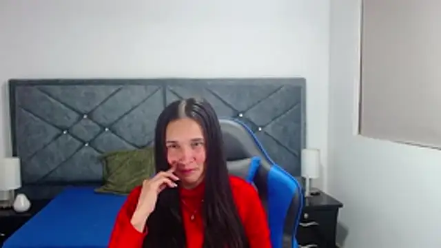 Snapshot of victoria_adams07 chatting on 11/04/25, 07:46 victoria adams07 online show from 11/04/25, 07:46