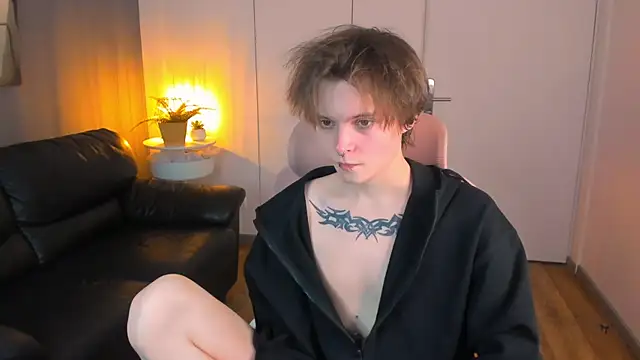 Snapshot of DemianEnglen chatting on 04/09/26, 03:28 DemianEnglen online show from 04/09/26, 03:28