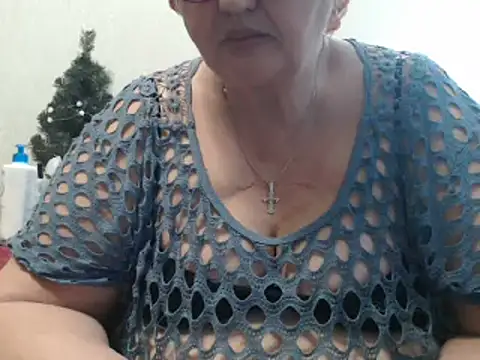 Snapshot of DeniseeRosea chatting on 03/18/25, 03:31 DeniseeRosea online show from 03/18/25, 03:31