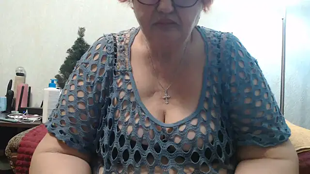 Snapshot of DeniseeRosea chatting on 03/21/25, 12:18 DeniseeRosea online show from 03/21/25, 12:18