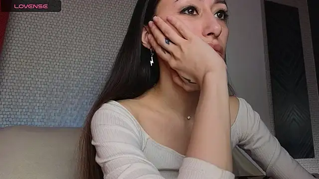 Snapshot of Isabela_Run chatting on 02/22/25, 04:40 Isabela Run online show from 02/22/25, 04:40