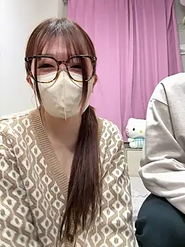 Snapshot of NA-KAREN-V8 chatting on 05/04/26, 09:16 NA-KAREN-V8 online show from 05/04/26, 09:16