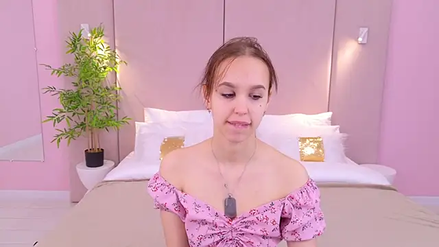 Snapshot of SandraTucker chatting on 02/23/25, 03:02 SandraTucker online show from 02/23/25, 03:02