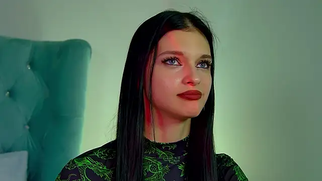 Snapshot of BeverlyMost chatting on 02/04/25, 04:29 BeverlyMost online show from 02/04/25, 04:29