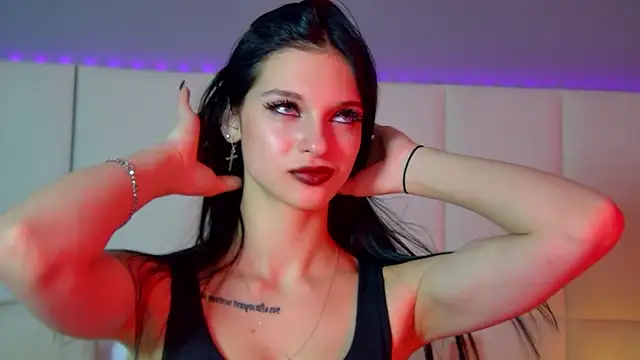 Snapshot of BeverlyMost chatting on 02/19/25, 04:44 BeverlyMost online show from 02/19/25, 04:44