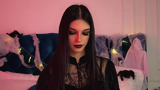 Snapshot of BeverlyMost chatting on 10/31/25, 07:31 BeverlyMost online show from 10/31/25, 07:31