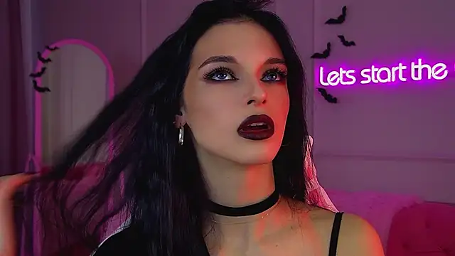 Snapshot of BeverlyMost chatting on 11/02/25, 06:27 BeverlyMost online show from 11/02/25, 06:27