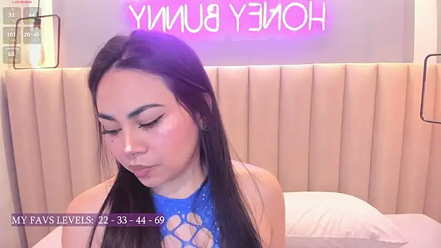 Snapshot of Naomymonroe_ chatting on 10/02/25, 04:25 Naomymonroe online show from 10/02/25, 04:25