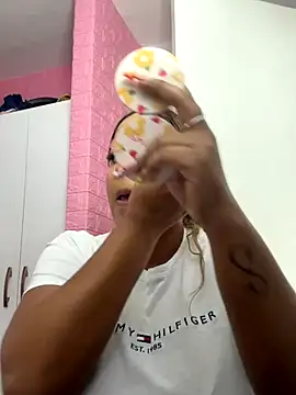 Snapshot of alibellsex chatting on 10/17/25, 04:53 alibellsex online show from 10/17/25, 04:53