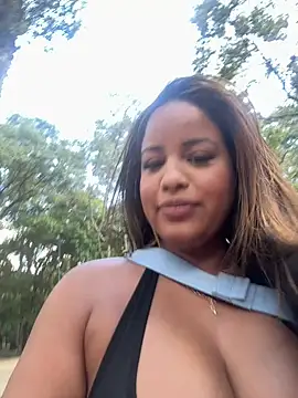 Snapshot of alibellsex chatting on 12/21/25, 05:20 alibellsex online show from 12/21/25, 05:20