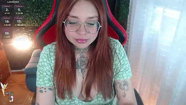 Snapshot of natyk_m chatting on 11/29/25, 10:02 natyk m online show from 11/29/25, 10:02