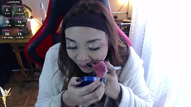 Snapshot of natyk_m chatting on 05/12/26, 04:37 natyk m online show from 05/12/26, 04:37