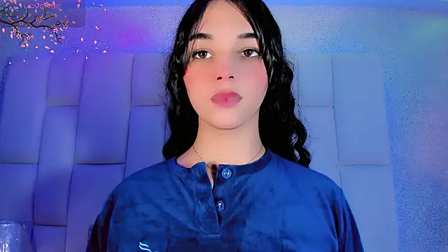 Angeles Busst online show from 09/22/25, 08:33