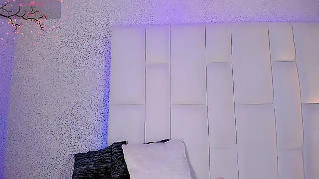 Angeles Busst online show from 11/02/25, 01:13