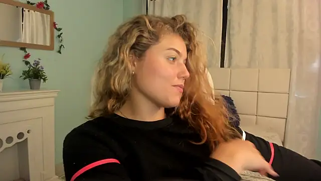 Snapshot of alaia_greyy chatting on 02/04/25, 05:23 alaia greyy online show from 02/04/25, 05:23