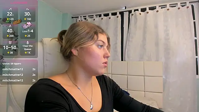 Snapshot of alaia_greyy chatting on 02/06/25, 05:19 alaia greyy online show from 02/06/25, 05:19