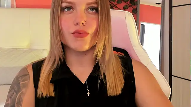 alaia greyy online show from 04/13/26, 01:05