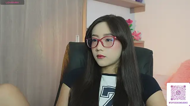 Snapshot of sophi_lii chatting on 04/27/26, 08:40 sophi lii online show from 04/27/26, 08:40
