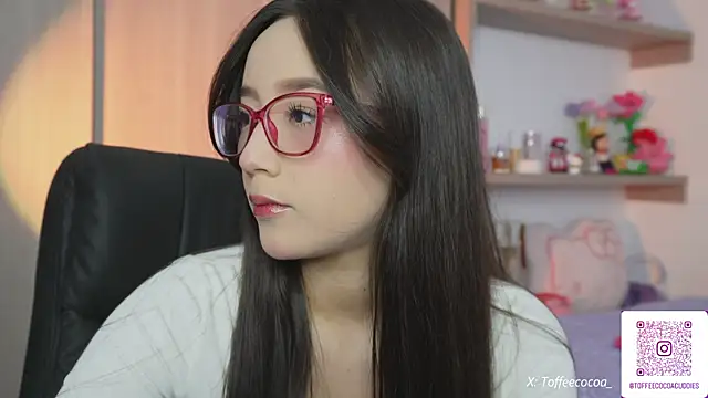 Snapshot of sophi_lii chatting on 06/08/26, 10:10 sophi lii online show from 06/08/26, 10:10