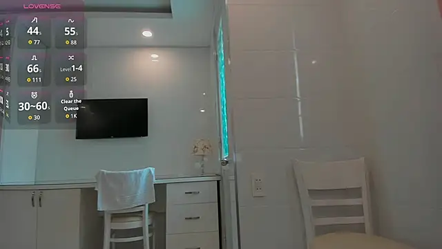 Snapshot of Yuki_miiii chatting on 11/22/25, 12:09 Yuki miiii online show from 11/22/25, 12:09