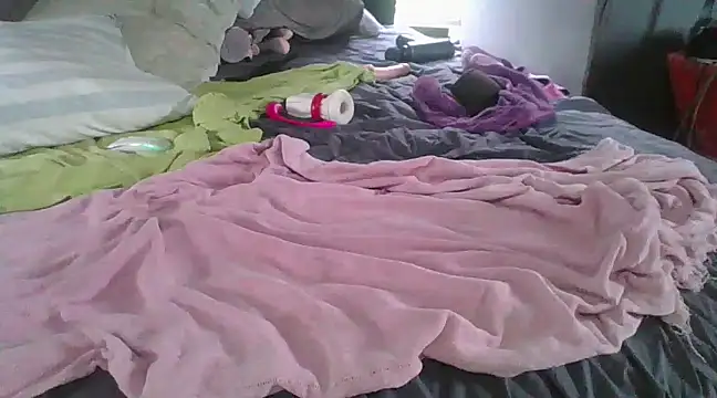 Snapshot of xylegs chatting on 03/15/25, 08:43 xylegs online show from 03/15/25, 08:43