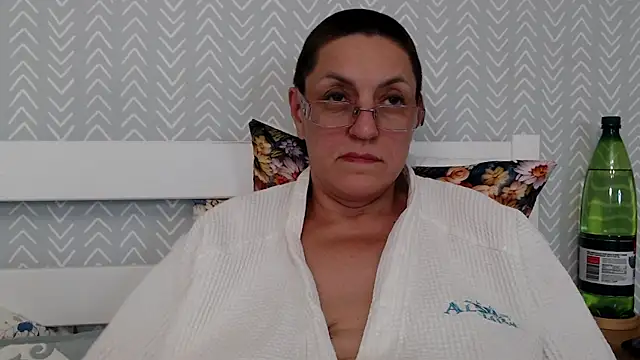 Soffya Soy online show from 05/28/26, 06:38