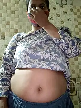 Snapshot of upgirl123 chatting on 10/17/25, 09:39 upgirl123 online show from 10/17/25, 09:39