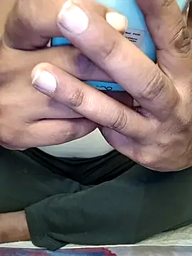 Snapshot of upgirl123 chatting on 01/15/26, 04:11 upgirl123 online show from 01/15/26, 04:11