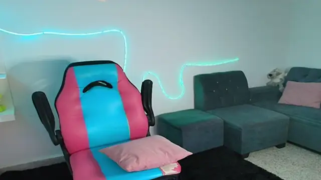 Snapshot of gisell363472 chatting on 11/09/25, 11:14 gisell363472 online show from 11/09/25, 11:14