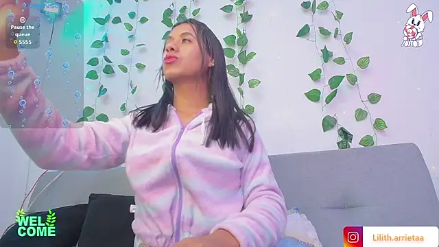 Snapshot of LiiLiith-1 chatting on 12/05/25, 05:27 LiiLiith-1 online show from 12/05/25, 05:27