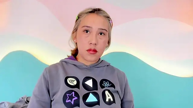 Lannajansen online show from 11/18/25, 02:54