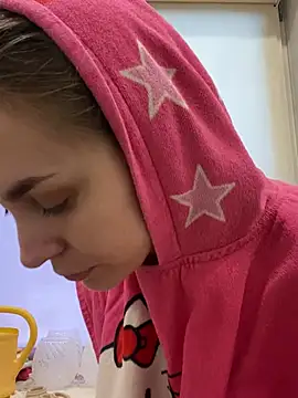 White Lu online show from 02/07/25, 01:47