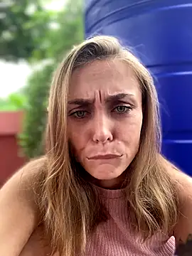 White Lu online show from 11/24/25, 02:11