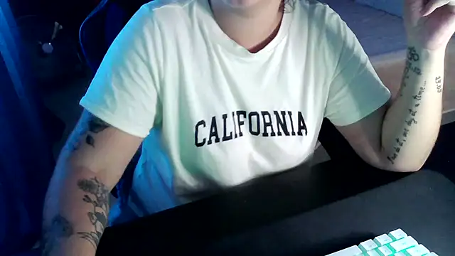 Snapshot of bunnyfox420 chatting on 09/16/25, 03:35 bunnyfox420 online show from 09/16/25, 03:35