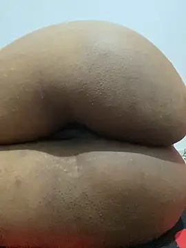 Snapshot of Charlotte_bronxxx chatting on 02/24/25, 08:14 Charlotte bronxxx online show from 02/24/25, 08:14