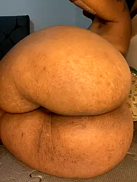 Snapshot of Charlotte_bronxxx chatting on 10/18/25, 07:14 Charlotte bronxxx online show from 10/18/25, 07:14