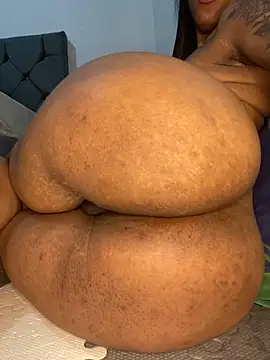 Snapshot of Charlotte_bronxxx chatting on 11/05/25, 10:21 Charlotte bronxxx online show from 11/05/25, 10:21