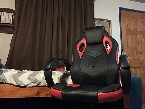 Nooneisthis online show from 04/15/26, 06:20