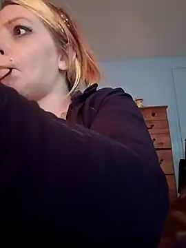 barbieinbondage7 online show from 04/23/26, 04:20