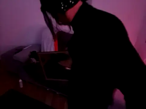 sandrahoeslut online show from 03/12/25, 05:46