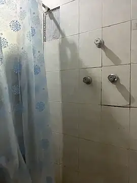 Snapshot of paullliliu chatting on 10/12/25, 08:35 paullliliu online show from 10/12/25, 08:35