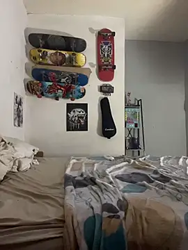 Snapshot of paullliliu chatting on 02/15/26, 04:42 paullliliu online show from 02/15/26, 04:42