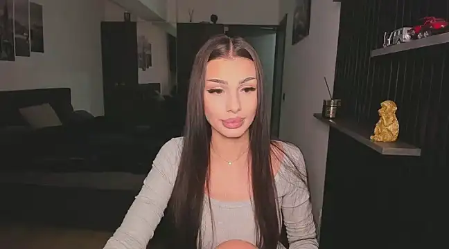 Snapshot of HelenShawn chatting on 01/23/25, 10:33 HelenShawn online show from 01/23/25, 10:33