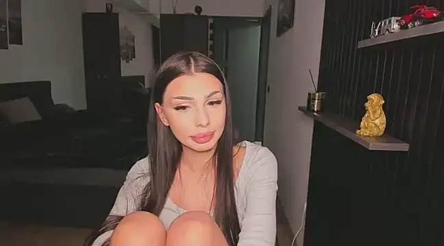 Snapshot of HelenShawn chatting on 01/24/25, 01:35 HelenShawn online show from 01/24/25, 01:35