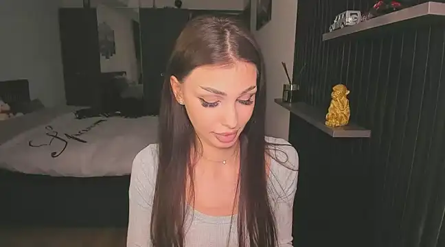 Snapshot of HelenShawn chatting on 01/30/25, 01:33 HelenShawn online show from 01/30/25, 01:33