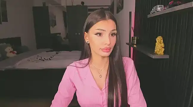 Snapshot of HelenShawn chatting on 02/04/25, 08:59 HelenShawn online show from 02/04/25, 08:59