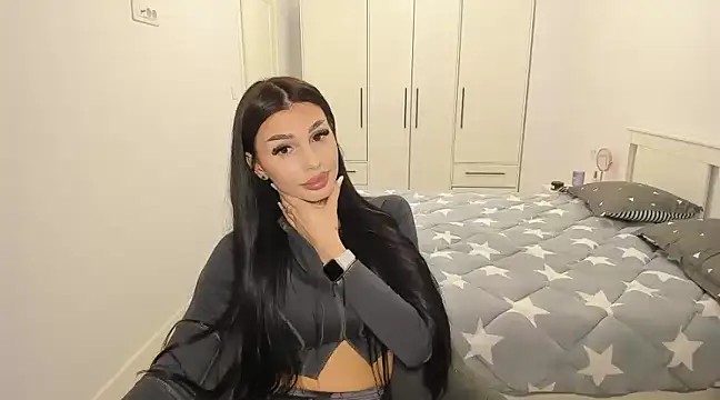 Snapshot of HelenShawn chatting on 02/22/25, 01:22 HelenShawn online show from 02/22/25, 01:22