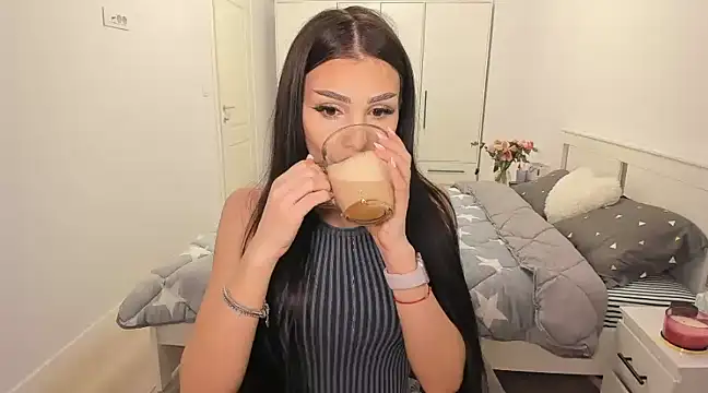 Snapshot of HelenShawn chatting on 03/12/25, 09:13 HelenShawn online show from 03/12/25, 09:13