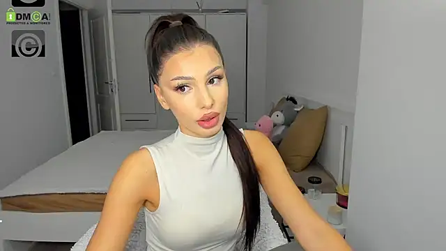 Snapshot of HelenShawn chatting on 10/28/25, 09:39 HelenShawn online show from 10/28/25, 09:39