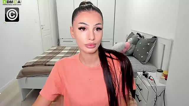 Snapshot of HelenShawn chatting on 11/11/25, 08:31 HelenShawn online show from 11/11/25, 08:31